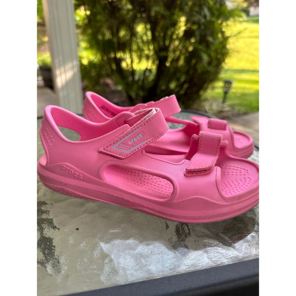 Crocs Kids' Sandal Adjustable Strap Pink Sandals Comfortable Size Junior 1 - Picture 1 of 9